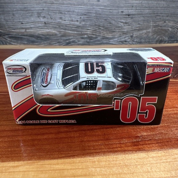Richmond International‎ Raceway 05 Die cast Nascar 1:64 Team Caliber 2005 - Picture 1 of 7